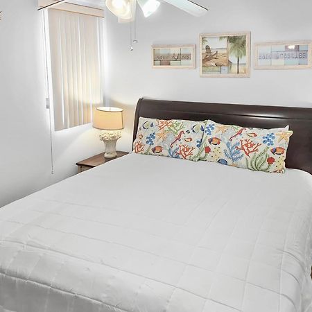 Is9-Cozy Upstairs Beachfront Condo - King Beds شاطئ فورت والتون المظهر الخارجي الصورة